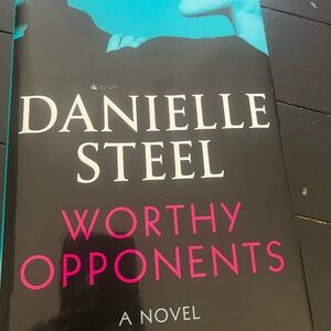Set of 6 Danielle Steel Hardcover Books